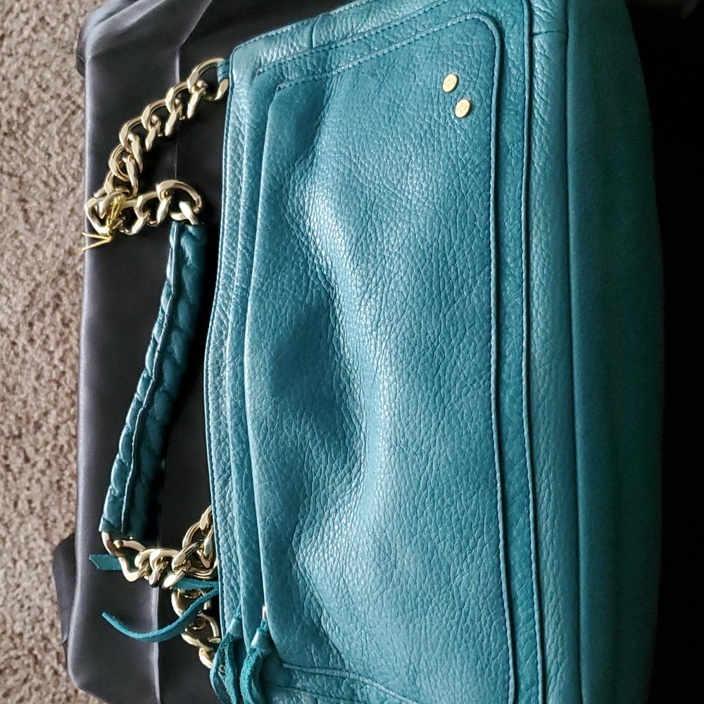 Tre Vero Leather Handbag